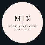 Sticker Rond Minimal et chic | MARIAGE<br><div class="desc">Ces élégantes plaques de mariage moderne ou de douche nuptiale en papier présentent un design de texte simple en noir et blanc qui dégage un style minimaliste. Ajoutez vos initiales ou votre monogramme pour les rendre complètement vôtres.</div>