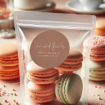 Sticker Rond Minimaliste Soft Brown Love Merci Noms Mariage<br><div class="desc">Minimaliste Soft Brown Amour et Merci Noms Mariage. Simple élégance moderne, avec Amour et Merci est dans un ensemble informel style manuscrit. Personnalisez facilement vos noms et votre date de mariage. Sur un arrière - plan mocha chaud qui peut être changé en une autre couleur si vous préférez via l'option...</div>