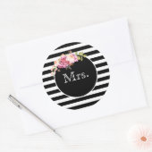Sticker Rond Mme avec bandes et fleurs noires et blanches (Enveloppe)