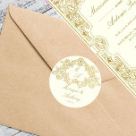 Sticker Rond Modèle de mariage élégant vintage ivoire et or<br><div class="desc">Élégant ivoire et or vintage rococo cadre orné monogramme mariage autocollants modèle marié et nom du marié autocollants</div>