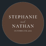 Sticker Rond Modern Dark Brown Minimalist Wedding<br><div class="desc">Simple minimalist dark chocolate brown wedding stickers. Perfect for a spring,  summer,  fall or winter wedding. The modern calligraphy script font pairs beautifully with a traditional serif font.</div>