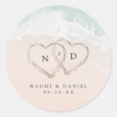 Sticker Rond Moderne Script Coeurs Monogram Beach Mariage Faveu (Devant)