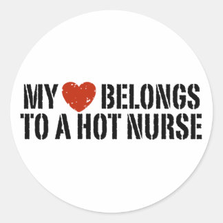 Sticker Rond Mon coeur appartient à une infirmière
