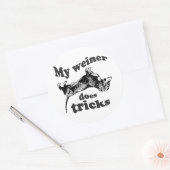 STICKER ROND MON WIENER FAIT DES TRUCS (Enveloppe)