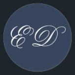 Sticker Rond Monogramme classique minimaliste bleu marine<br><div class="desc">Script classique élégant de calligraphie bleu marine et blanc avec autocollant mariage minimaliste de style simple personnalisé. Ce produit peut être facilement personnalisé. Si vous avez besoin d'aide pour la personnalisation du produit ou si vous avez besoin de produits correspondants,  veuillez me contacter via Zazzle.</div>