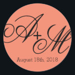 Sticker Rond Monogramme de bord moderne<br><div class="desc">Cet autocollant fait partie du Mariage de Monogramme de bord moderne Collecte avec un style audacieux mais simple. Modifiez les initiales du monogramme avec les initiales du marié et du marié et insérez votre date de mariage ou tout autre texte à la place du texte figurant dans le modèle de...</div>