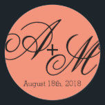 Sticker Rond Monogramme de bord moderne<br><div class="desc">Cet autocollant fait partie du Mariage de Monogramme de bord moderne Collecte avec un style audacieux mais simple. Modifiez les initiales du monogramme avec les initiales du marié et du marié et insérez votre date de mariage ou tout autre texte à la place du texte figurant dans le modèle de...</div>