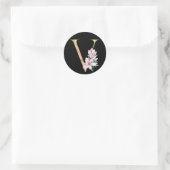 Sticker Rond Monogramme de magnolia floral en lettre V or (Sac)