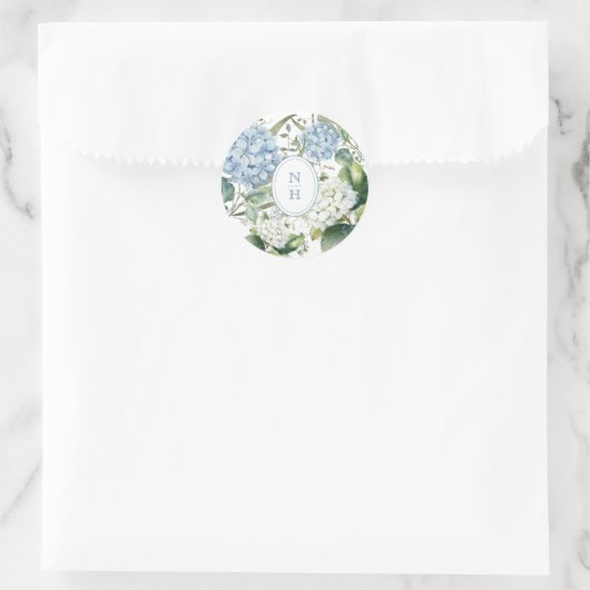 Sticker Rond Monogramme de mariage Hydrangea Bleu Poussiéreux (Sac)