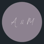 Sticker Rond Monogramme de script minimal Boho Dusty Mariage vi<br><div class="desc">Script minimaliste Monogramme tendance Mariage de typographie classique rond Sticker en Boho Dusty violet</div>