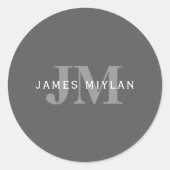Sticker Rond Monogramme et nom gris foncé moderne (Devant)
