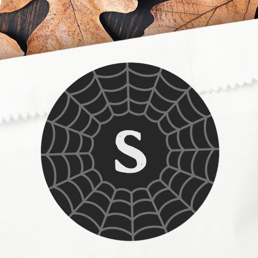 Sticker Rond Monogramme initial Halloween toile d'araignée noir