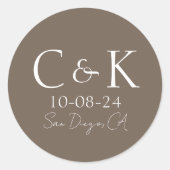 Sticker Rond Monogramme Initiales sur Mariage Marron Shitake (Devant)