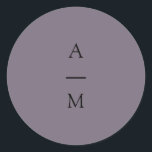 Sticker Rond Monogramme minimaliste Mariage violet chic Dusty c<br><div class="desc">Monogramme minimaliste Tendance Chic Typographie Mariage Classic Round Sticker en Boho Dusty Purple</div>
