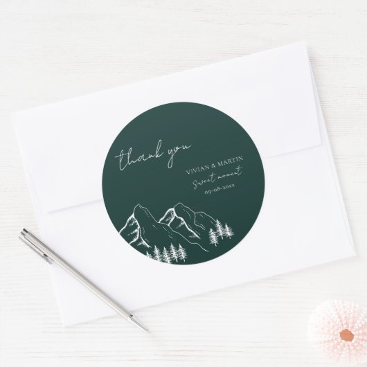 Sticker Rond Montagne Pine Tree Emerald Green Merci (Enveloppe)