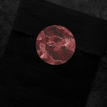 Sticker Rond Moody Agate | Henné sang rouge grenat bijou ton<br><div class="desc">90s grunge inspiré sombre, sophistiqué aquarelle marbré pierre d'agate dans un ton de bijou moody profond avec faux feuille métallique et veines de parties scintillant dans un riche, dramatique avec tourbillons fluides abstraits et veines de parties scintillant. De la collection "Till Death Do Us Part", ce magnifique dégradé peint à...</div>