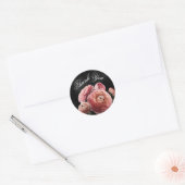 Sticker Rond Moody Elegant Rose | Bouquet floral sur noir (Enveloppe)