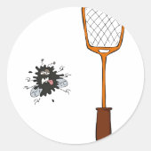 Sticker Rond Mouche Écrasée et Batte à Mouches Humour de Bug Mo (Devant)