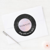 Sticker Rond Namaste Stay Wild Moon Enfant Pleine lune rose Yog (Enveloppe)