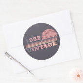 Sticker Rond né en 1982 cadeau d'anniversaire vintage (Enveloppe)