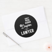 Sticker Rond Ne me manque pas Ma fille est avocate (Enveloppe)