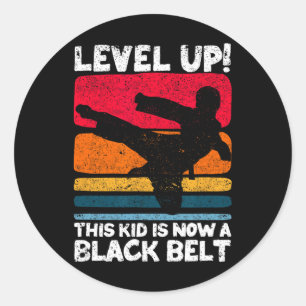 Sticker Rond Niveau supérieur Cet enfant est maintenant un kara