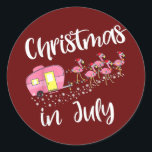 Sticker Rond Noël En Juillet Flamant rose Pink Funny Camping<br><div class="desc">Noël En Juillet Flamant rose Pink Funny Camping Cadeau Camping Camper. Un cadeau parfait pour votre père, maman, papa, hommes, femmes, amis et membres de la famille le jour de Thanksgiving, Noël, Fête des mères, Fête des pères, 4 juillet, 1776 Jour indépendant, Fête des anciens combattants, Fête de l'Halloween, Fête...</div>