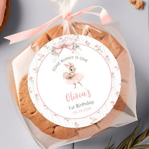 Sticker Rond Nœud rose et floral Some Bunny a un an 1er anniver