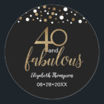 Sticker Rond Noir confetti 40 et Fabulous 40th Birthday<br><div class="desc">Gold Black Confetti 40 et fabuleux 40e Anniversaire Classic Round Sticker : A Celebration of Milestone Elégance 🎉 Décadent & Éblouissant à 40 Plongez dans les fabuleuses années 40 avec un autocollant de showstopper absolu! Un mélange harmonieux de noir chic et d'or imprimé opulent pour non seulement célébrer mais aussi...</div>