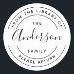 Sticker Rond Nom de famille | Créez votre propre plaque ronde<br><div class="desc">Design moderne simple et propre pour vos livres de bibliothèque personnels. Cette plaque circulaire est facile à personnaliser avec votre nom de famille. Grand cadeau pour tous les amateurs de livres. La typographie se compose d'une police sans serif moderne en arcs gracieux. Votre nom de famille apparaît au centre dans...</div>