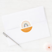 Sticker Rond Nom d'enfant arc-en-ciel blanc et orange (Enveloppe)