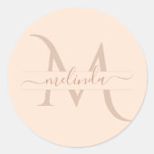 Sticker Rond Nom du script de monogramme personnalisé rose pâle (Devant)
