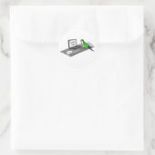 Sticker Rond Norbert le Parrot aime le courrier (Sac)
