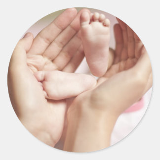 Sticker Rond Nourriture pour baby showers en berceau attendues