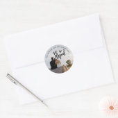 Sticker Rond Nous Avons Elopé Photo Nom Artsy Script (Enveloppe)
