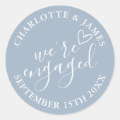 Sticker Rond Nous sommes Engaged Engagement Party Dusty Blue (Devant)