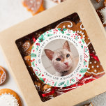 Sticker Rond Nous vous souhaitons une Meowy Christmas Cat Photo<br><div class="desc">Nous vous souhaitons un doux design photo de chat de Noël avec des produits botaniques de noël aquarelle tels que pin,  houx,  baies rouges et plus encore. Customisez le nom,  le texte et la photo. Voir l'ensemble de la collection correspondante.</div>