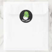 Sticker Rond Nouveau concombre Funny Veggie Cucumber Pun Dark B (Sac)