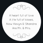 Sticker Rond Nouveau poème M. et Mme Mariage Kisses<br><div class="desc">Ce charmant autocollant rond M. et Mme présente un poème chéri personnalisé avec les noms de la mariée et du marié. Ce serait un autocollant parfait pour mettre en avant un ballotin tenant Hershey Kisses.</div>
