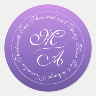 Sticker Rond Nuances simples de violet Mariage Monogramme Date
