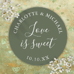 Sticker Rond Olive Green Love Est Un Mariage Doux Faveur<br><div class="desc">L'amour de mariage vert olive est un autocollant rond classique doux. Conçu par Thisisnotme©</div>