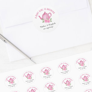 Sticker Rond On s'attend à ce qu'une petite fille brasse une th