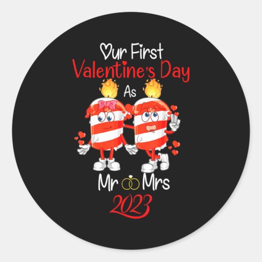 Sticker Rond Our First Valentines Day As Mr And Mrs Engaged Cou (Devant)