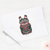 Sticker Rond Ours rouge et vert d'esprit de Haida (Enveloppe)