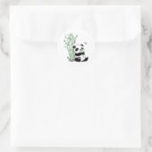 Sticker Rond Panda mangeant du bambou (Sac)