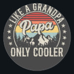 Sticker Rond Papa comme grand-père seulement Glacière Retro<br><div class="desc">Papa Like a Grand-père Only Glacière paternité Rétro Vintage Funny Crew Design graphique Cadeau Classic Round Stickers Classic Collection classique.</div>