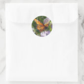 Sticker Rond Papillon monarque en mosaïque reposant sur les fle (Sac)