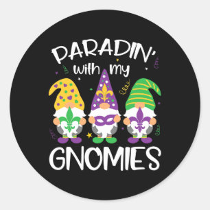 Sticker Rond Parcourir Avec Mes Gnomies Amusants Mardi Gras Nou