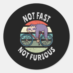Sticker Rond Pas Fast Not Furious paresseux vélo de couchage