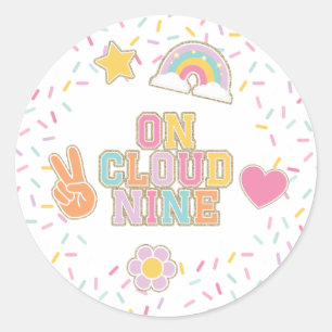 Sticker Rond Patch Preppy Sur Cloud Neuf 9e Anniversaire